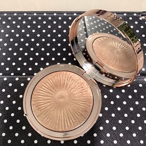 Charlotte Tilbury Limited Edition Magic Star Highlighter